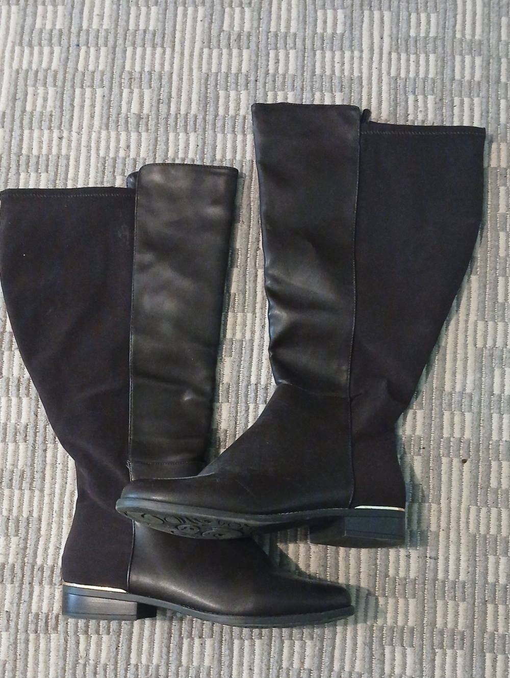 Classic Women's Black Knee-High Boots - Sleek Pull-On Design